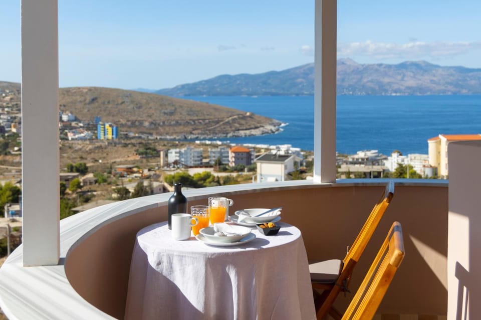 Staff, Restaurant/places to eat, Night, Summer, Balcony/Terrace, Balcony/Terrace, Sea view, Sea view, Meals, Time of day, Location, Sunrise, Sunset, room service, room service