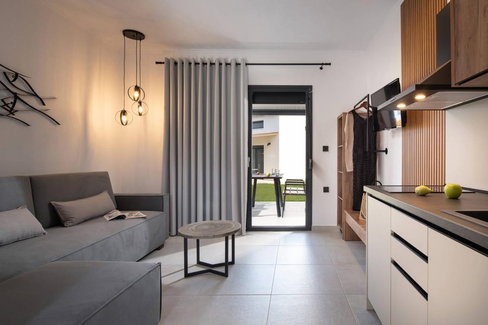 Kitchen or kitchenette, Living room, Seating area, stove