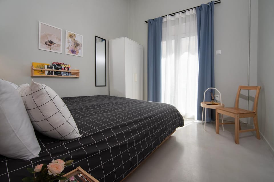 The Urban Isla Downtown 7min walk from ferry Apartment in Argolis, Greece