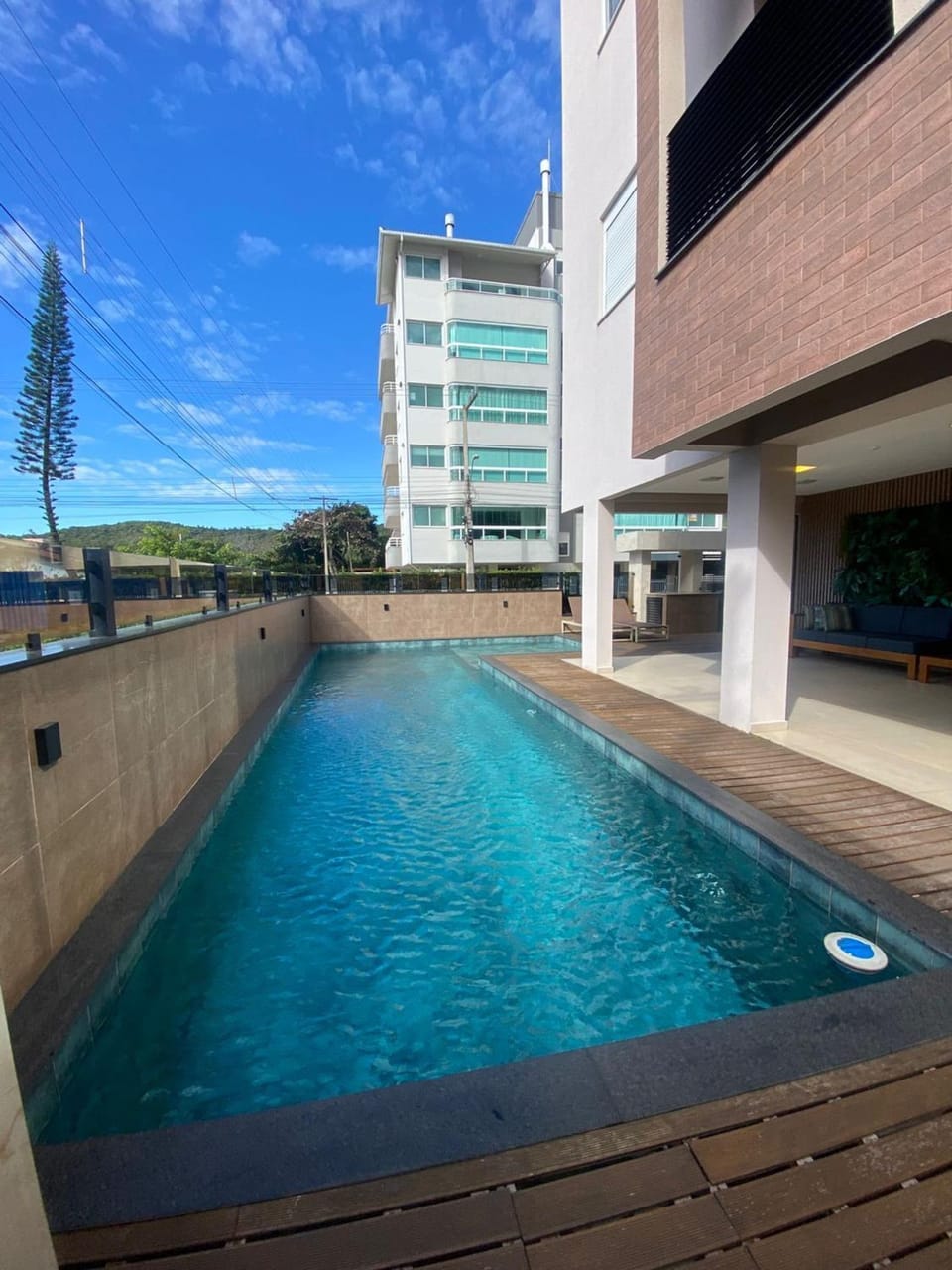 Cód 76 - Apartamento especular á 180 m do mar Apartment in Florianopolis