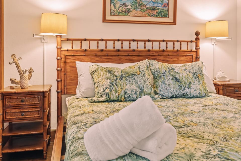 Kiahuna Plantation Renovated 1br, Private Lanai, AC 411 House in Poipu