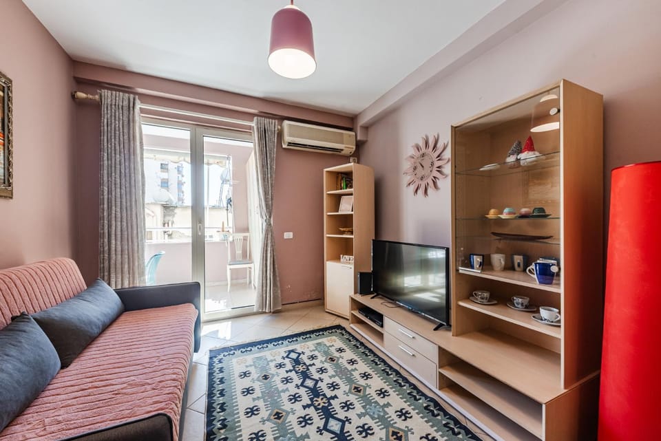 Communal lounge/ TV room, TV and multimedia, Living room, Seating area, Evening entertainment
