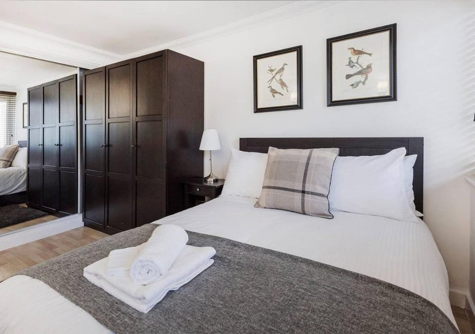 Bed, Photo of the whole room, Bedroom, towels, wardrobe