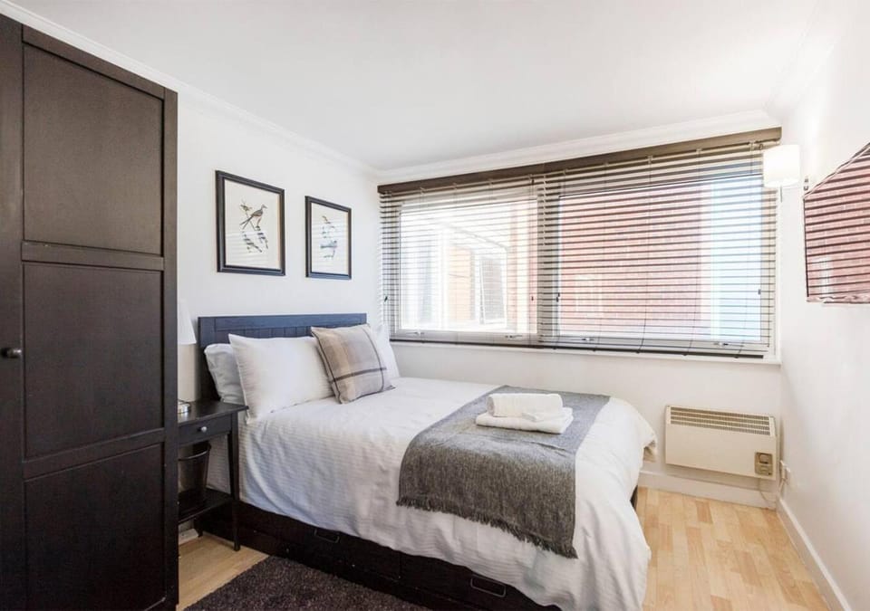 Bed, Photo of the whole room, Bedroom, wardrobe