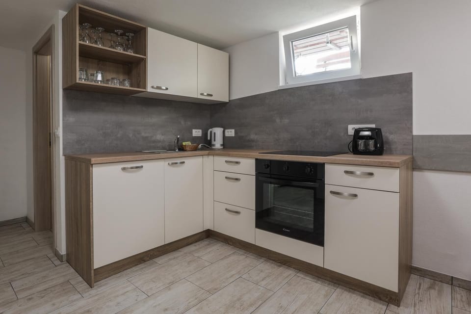 Kitchen or kitchenette, dishwasher, minibar, pet friendly, stove, toaster