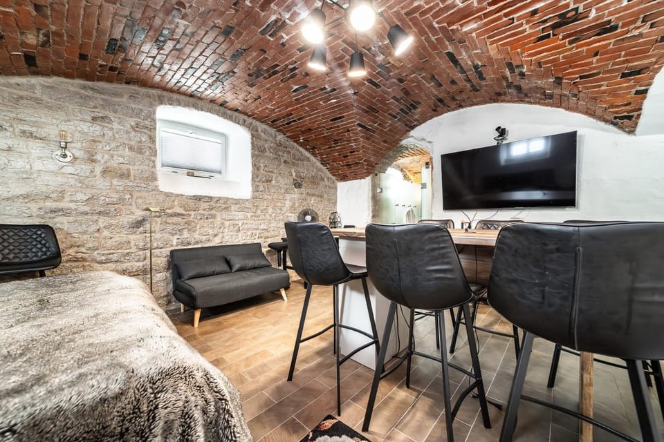 Historical & Modern Business Suite with Sauna @Kadriorg Apartment in Tallinn