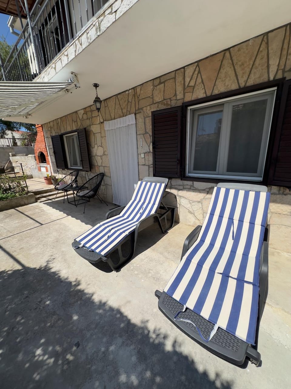 Property building, Patio, Day, sunbed