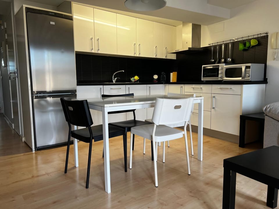 Coffee/tea facilities, Kitchen or kitchenette, Dining area, dishwasher, minibar, pet friendly, stove, toaster