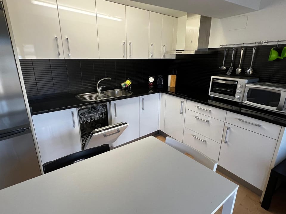 Kitchen or kitchenette, dishwasher, pet friendly, toaster