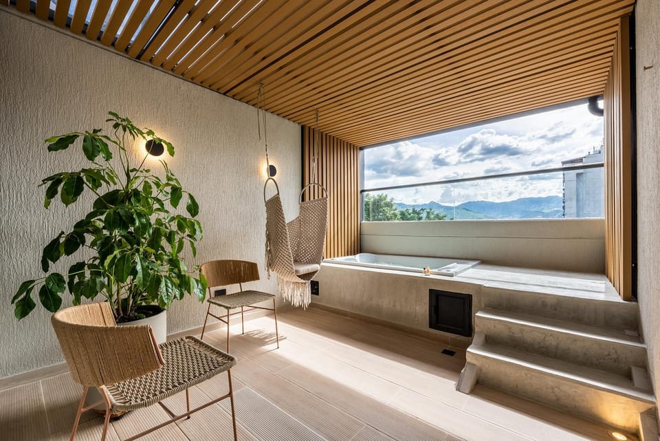 Hot Tub, Living room