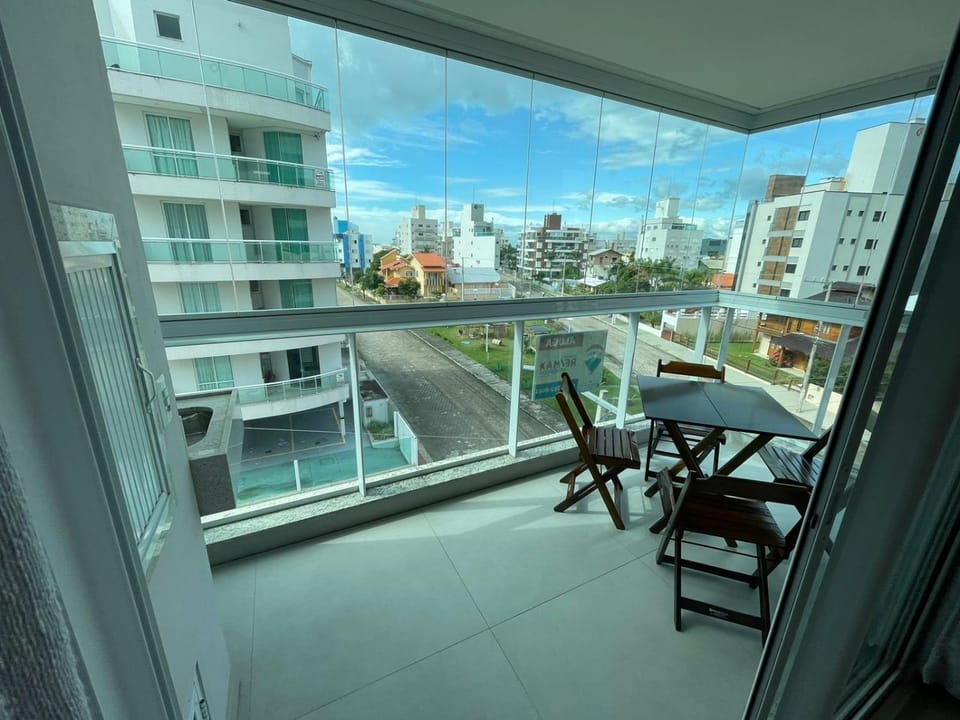 Cód 126 - Apartamento aconchegante com 3 dormitórios Apartment in Florianopolis