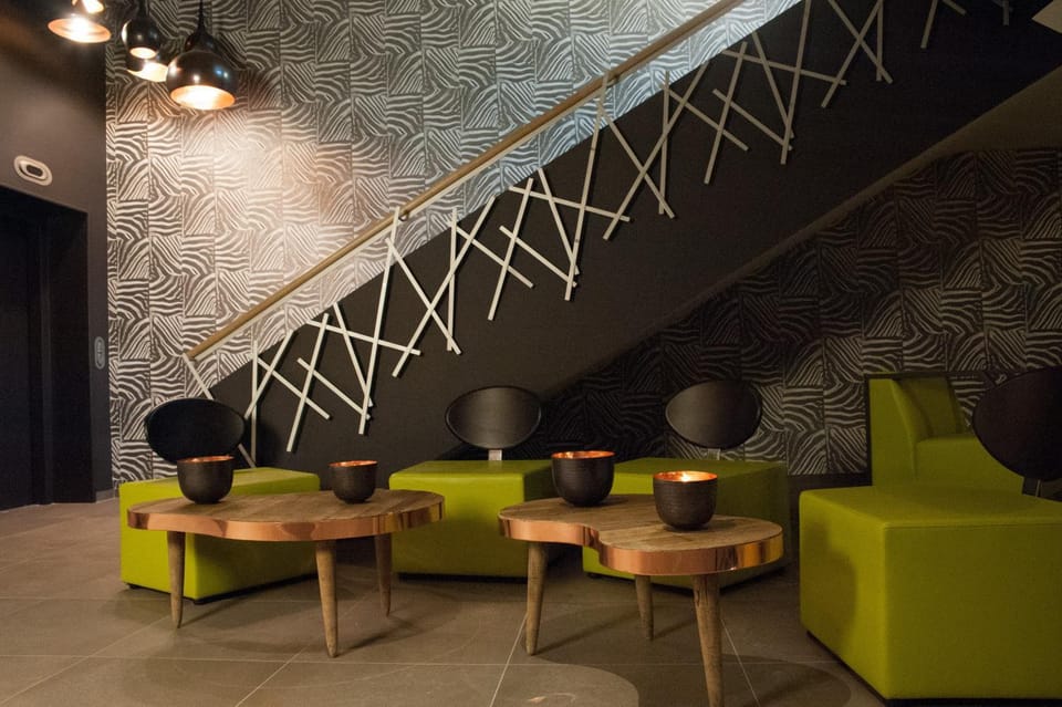 Lobby or reception, Decorative detail