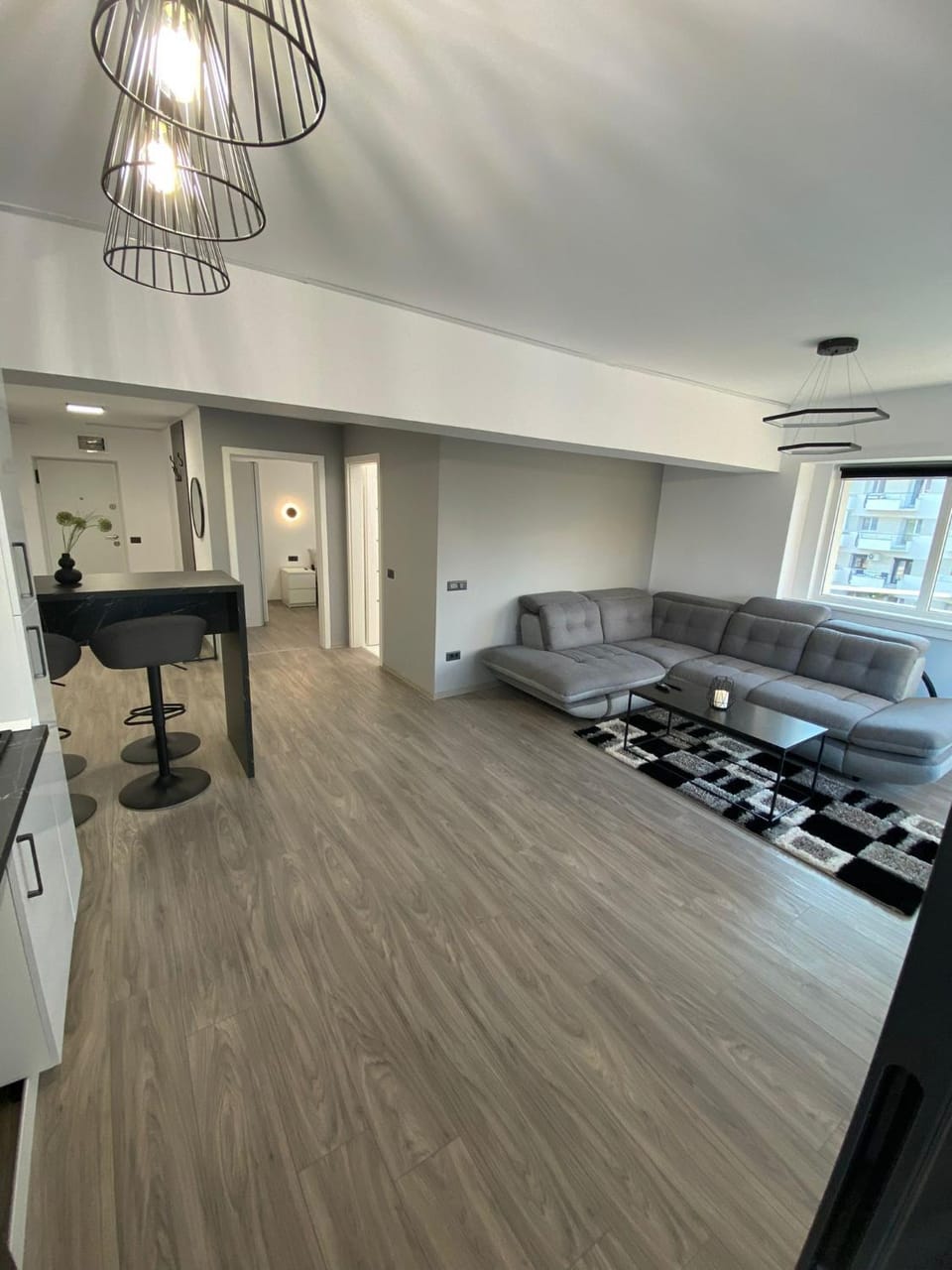 TV and multimedia, Kitchen or kitchenette, Living room, Seating area