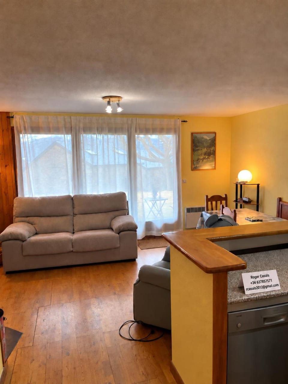 Kitchen or kitchenette, Living room, Dining area