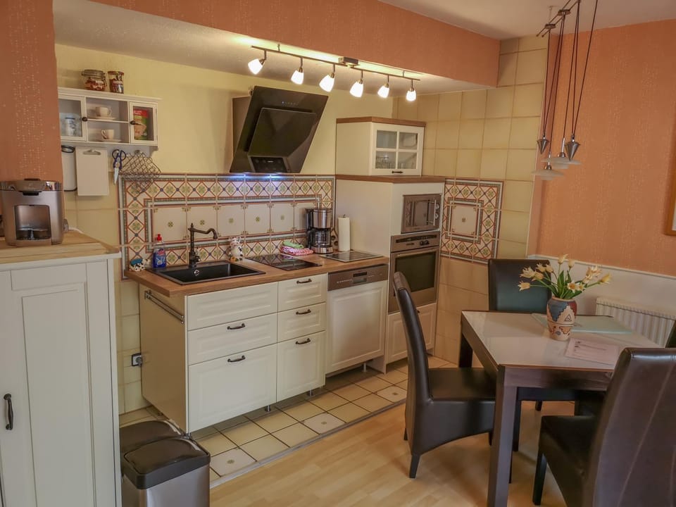 Kitchen or kitchenette, Photo of the whole room