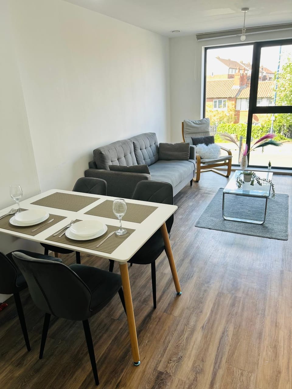 Modern 2BR Sleeps 4 Easy Access to City Centre Apartment in Salford