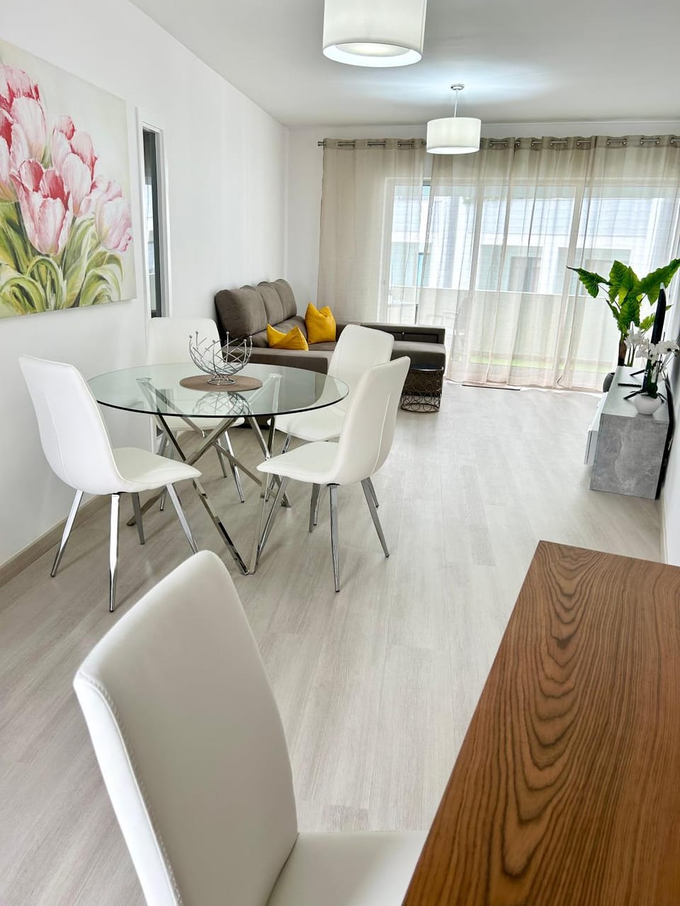 Seating area, Dining area