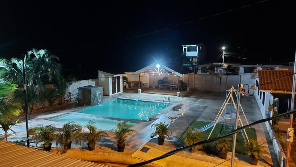 Swimming pool