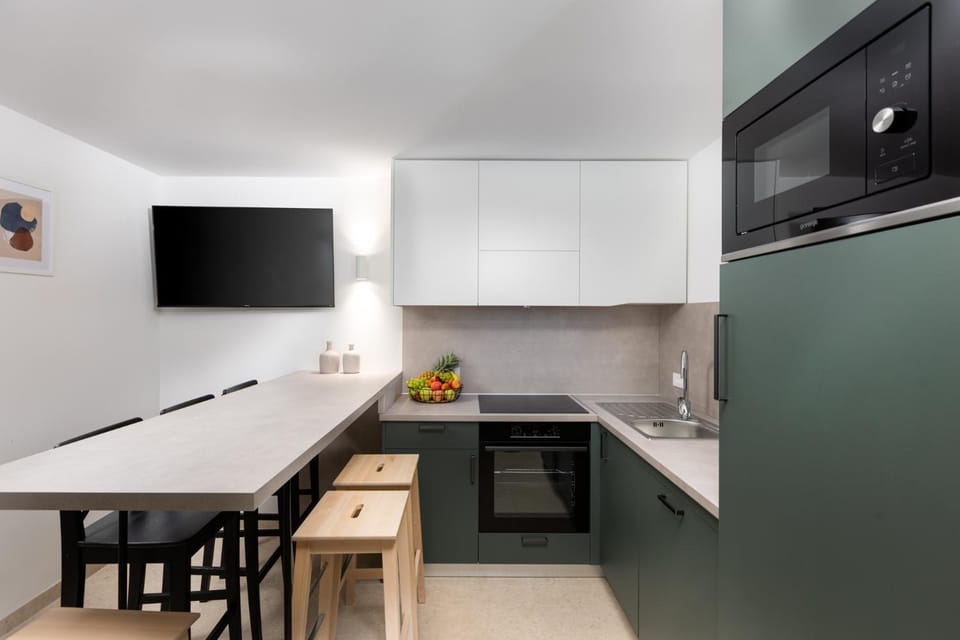 TV and multimedia, Kitchen or kitchenette, Dining area, minibar, pet friendly, stove