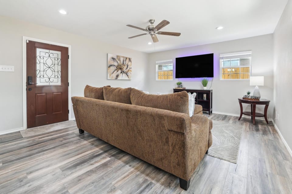Spacious San Antonio Retreat w/ Private Patio! House in San Antonio