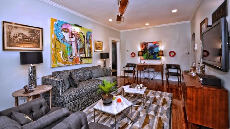 The Home Collection CLT: 500 Queens House in Charlotte