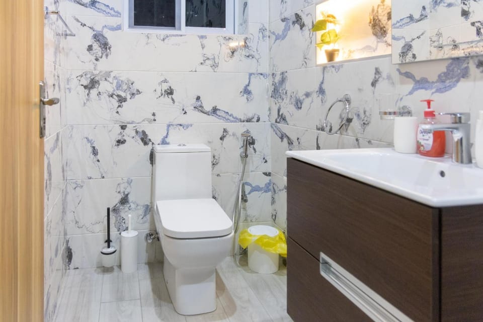 Luxe Studio Apartment, East Airport Apartment in Accra