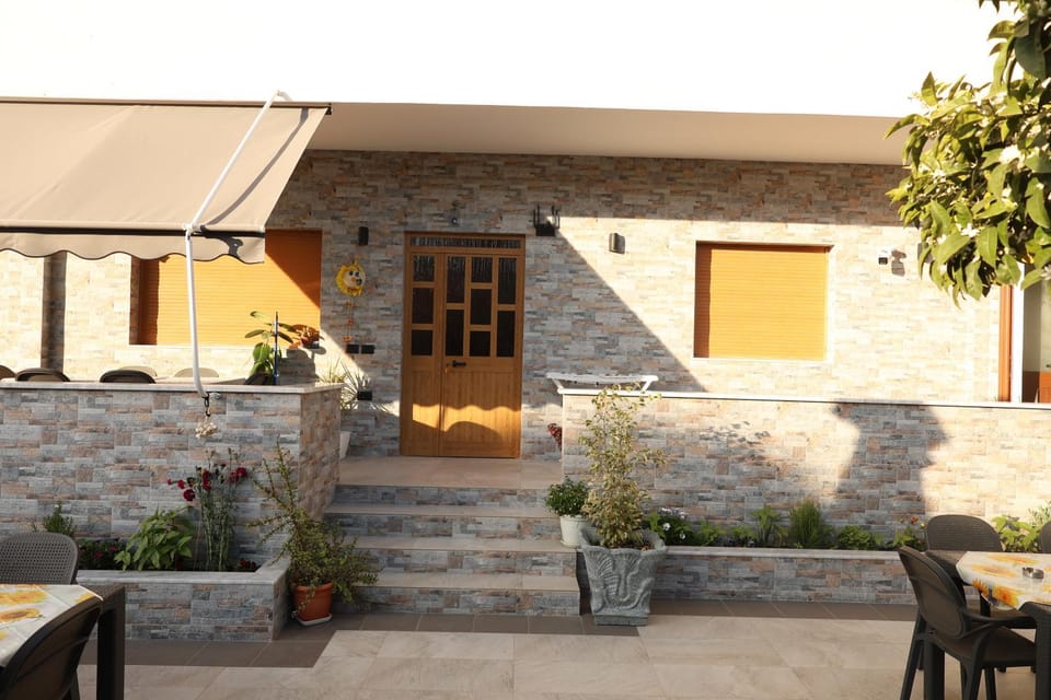 VILA Eljus Bed and Breakfast in Tirana County, Albania