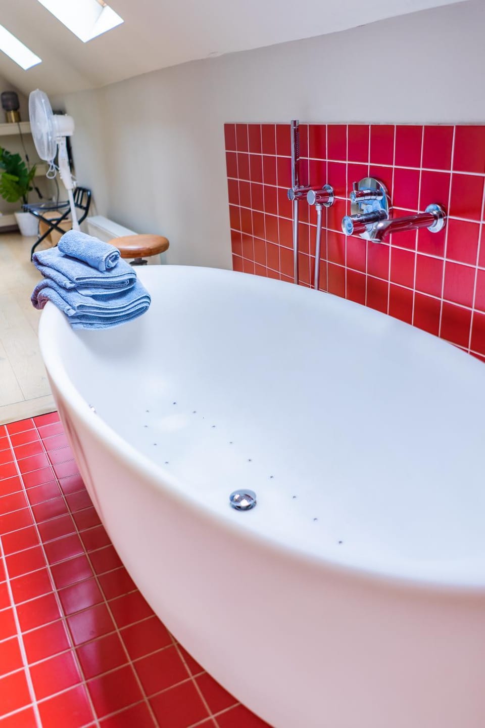 Bathroom, Bath, towels