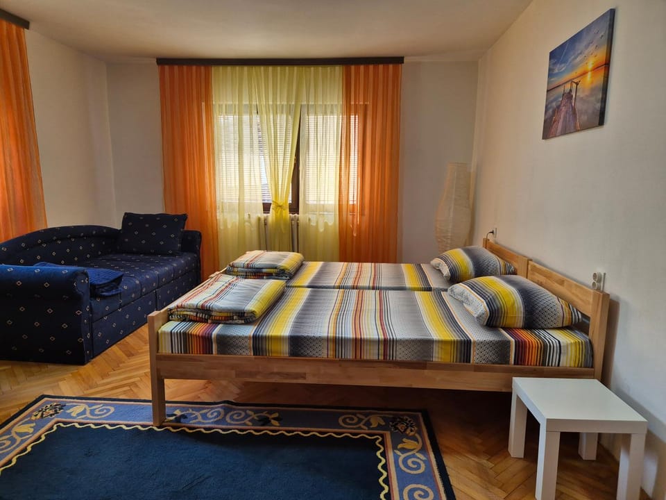 Bed, Photo of the whole room