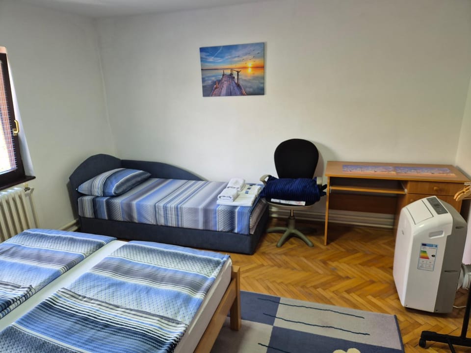 Bed, Photo of the whole room