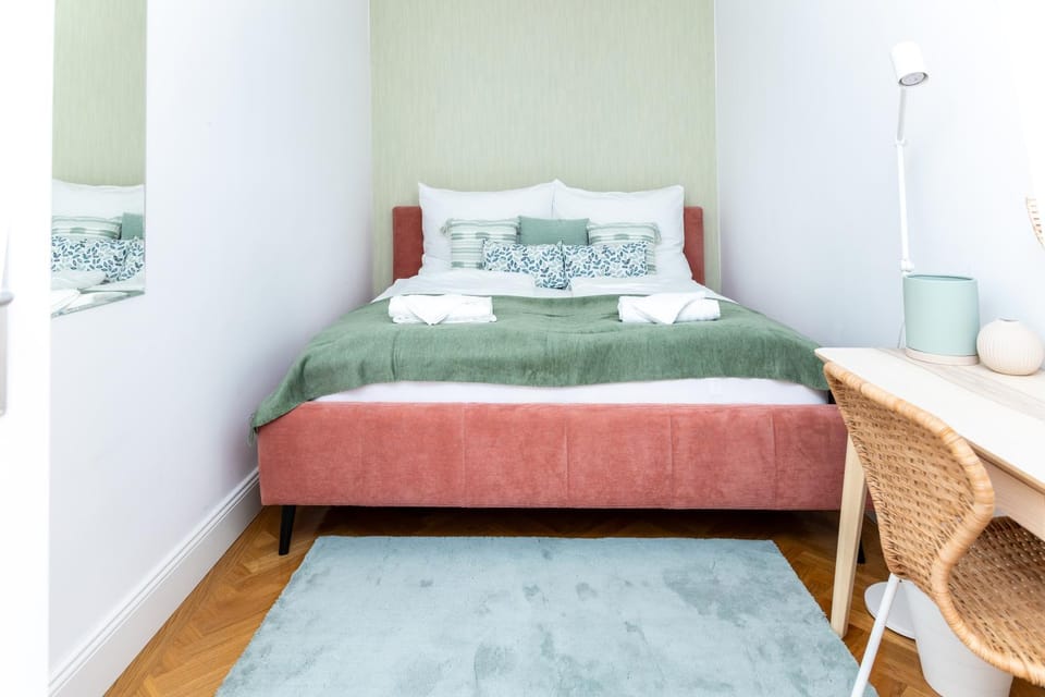 Bed, Bedroom