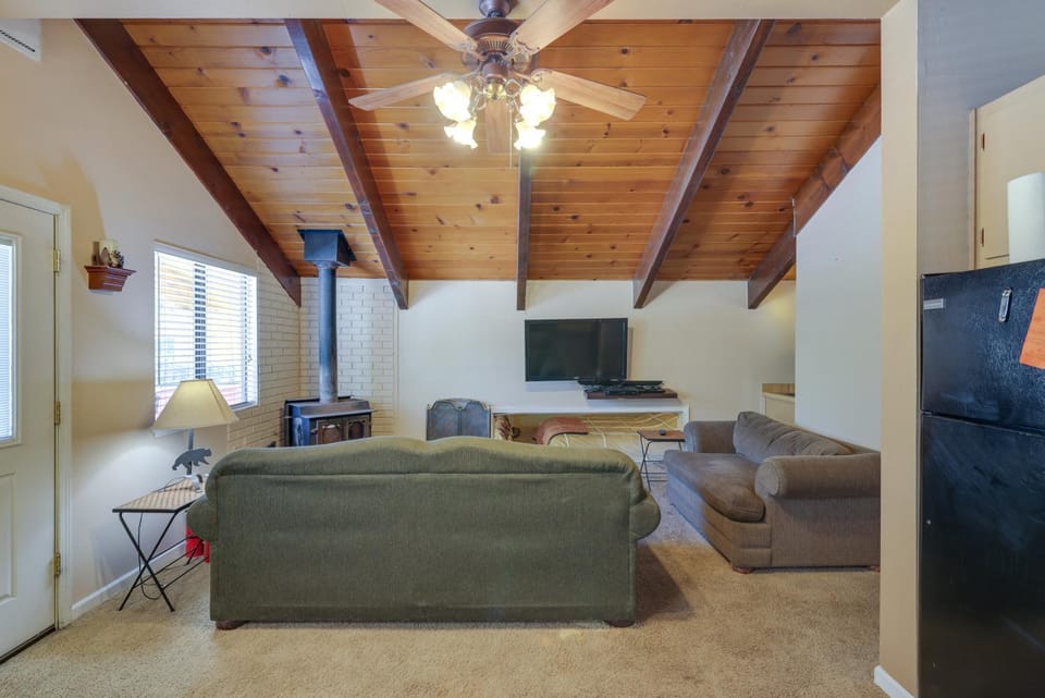 Pinecrest Dodge Ridge Cabin: Shared Outdoor Space Cabin in Calaveras County