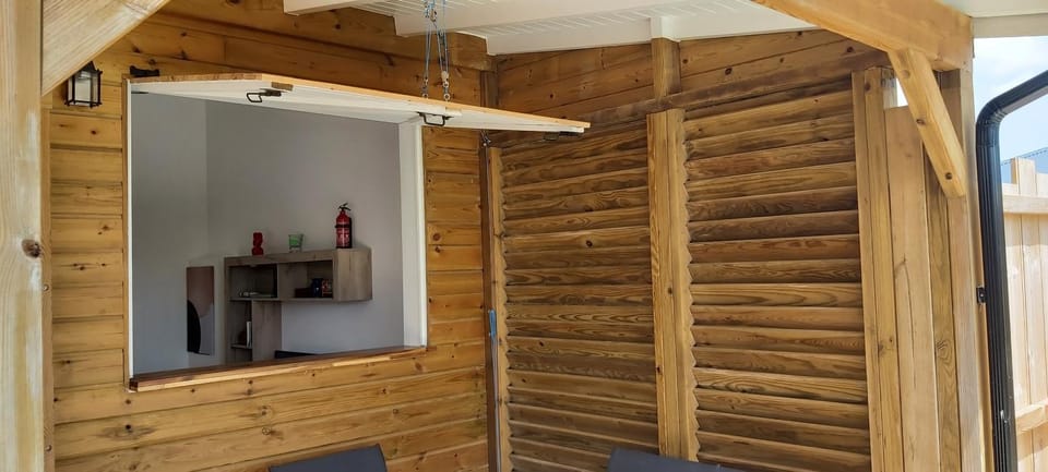 Lounge or bar