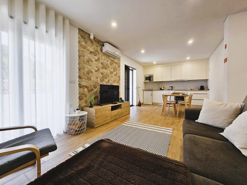 Communal lounge/ TV room, TV and multimedia, Living room