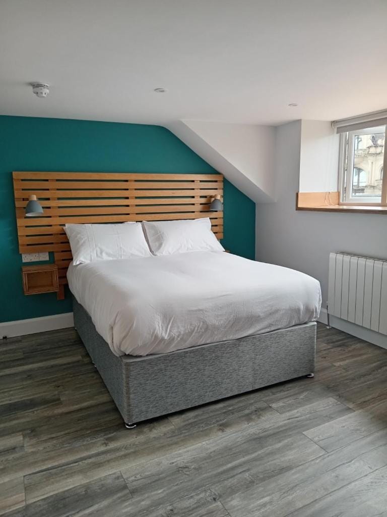Bed, Landmark view