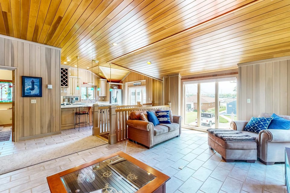 The Boat House w/ Dock: Enjoy Lake Life! House in Indiana