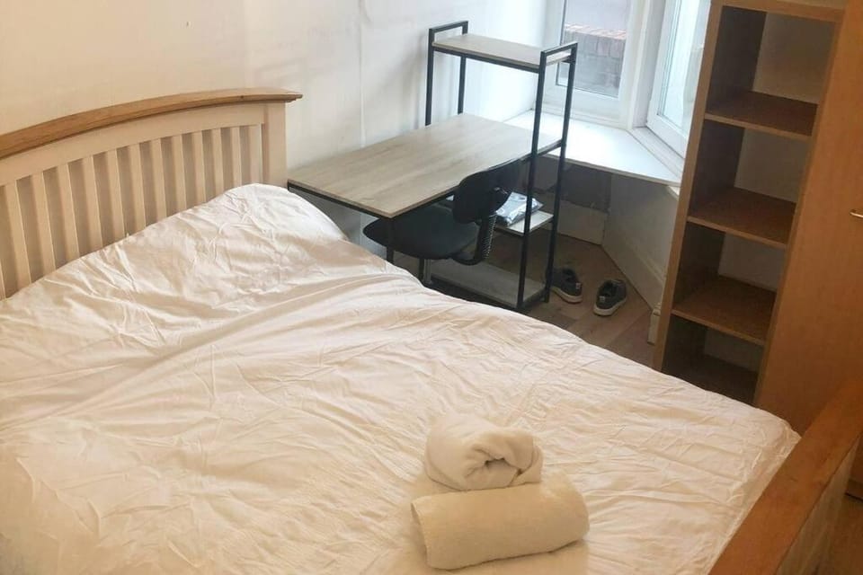 7 Double Bedroom House 10 min drive to Portsmouth Old Town & Sea House in Portsmouth