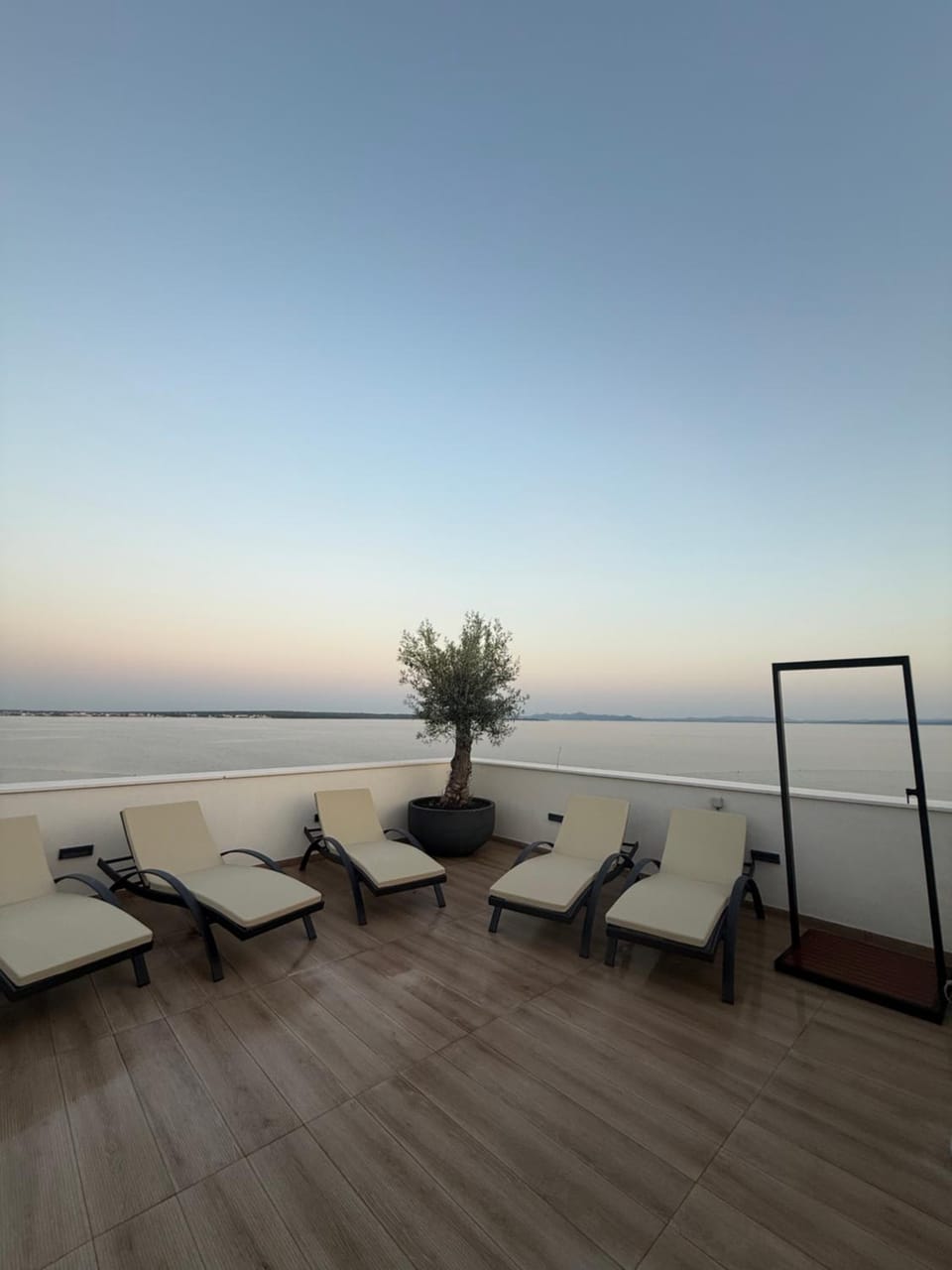 Balcony/Terrace, Seating area, Sea view, sunbed