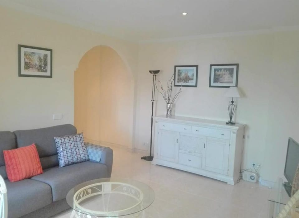 PRECIOSO APARTAMENTO EN PLENO CENTRO DE MARBELLA Y SEGUNDA LINEA DE MAR Reserva ahora por semanas o MÁS CON UNA OFERTA INMEJORABLE Apartment in Marbella