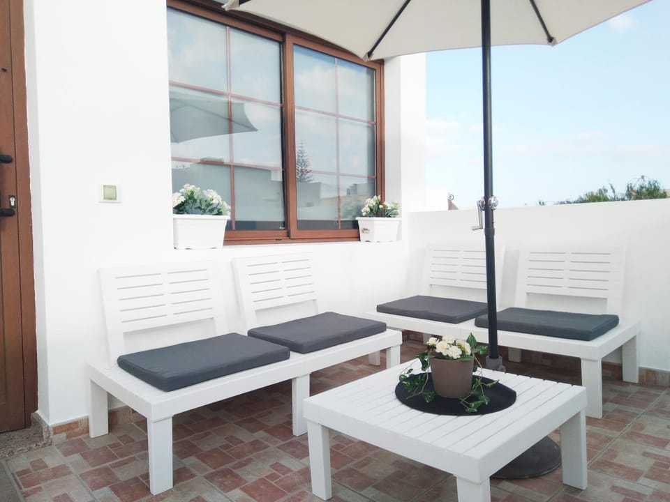 Facade/entrance, Balcony/Terrace, Balcony/Terrace, Lobby or reception