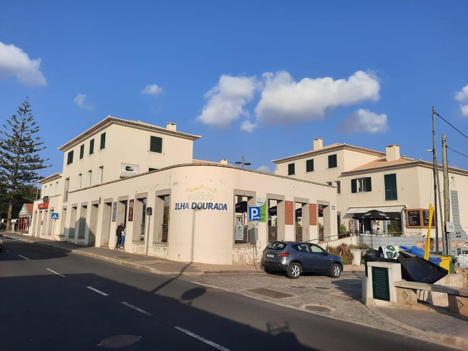 Property building, Location