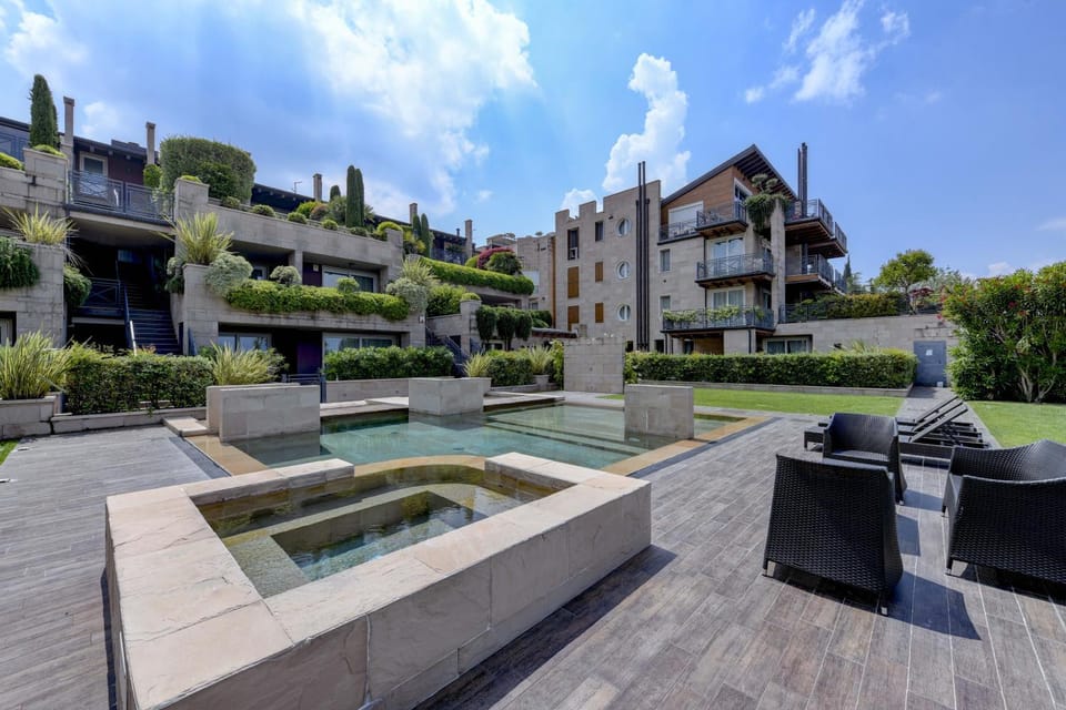 Summer, Garden, Hot Tub, Garden view, Pool view, Swimming pool, sunbed