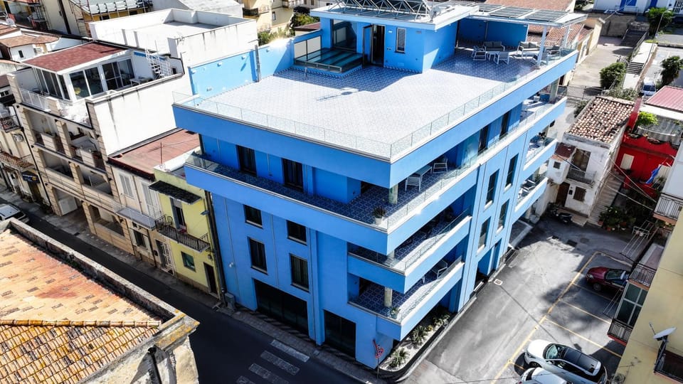 Property building, Bird's eye view, Balcony/Terrace