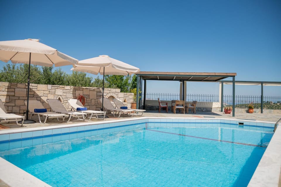 Day, Swimming pool, sunbed
