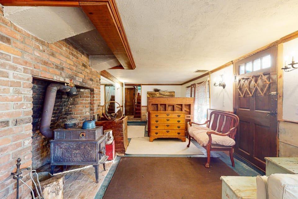 Chic Group-Friendly Getaway! 8 Mi to Montpelier House in Vermont