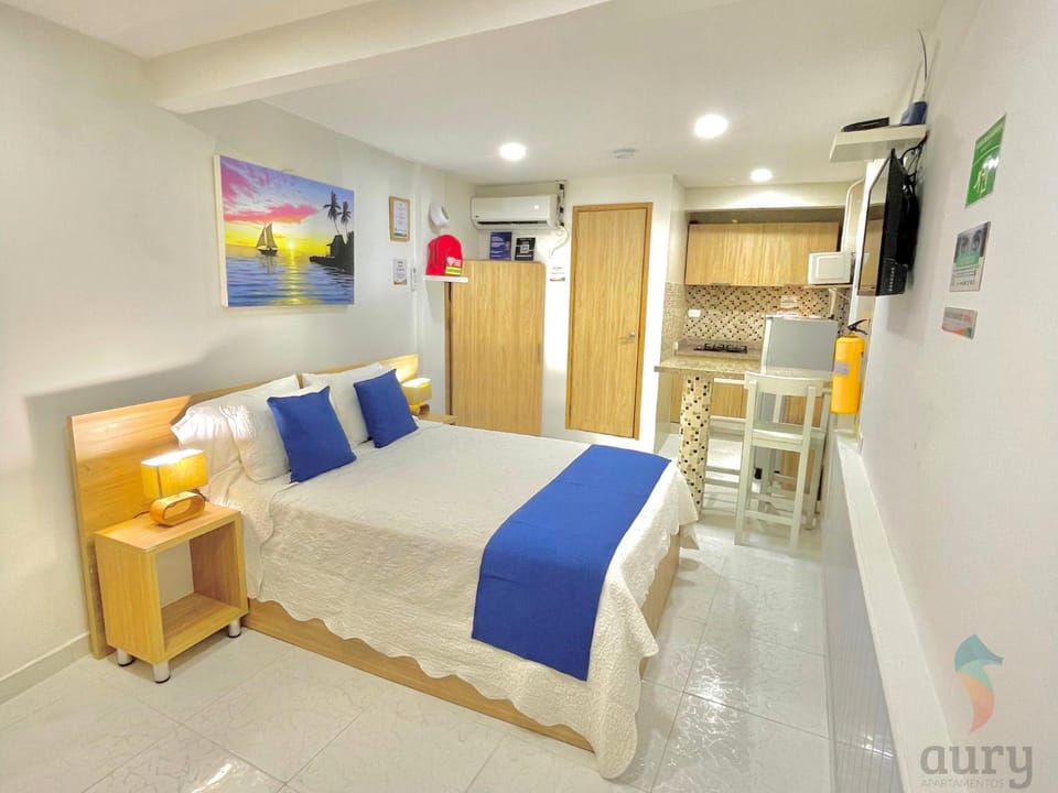 Bed, TV and multimedia, Dining area, Bedroom, kitchen, air conditioner