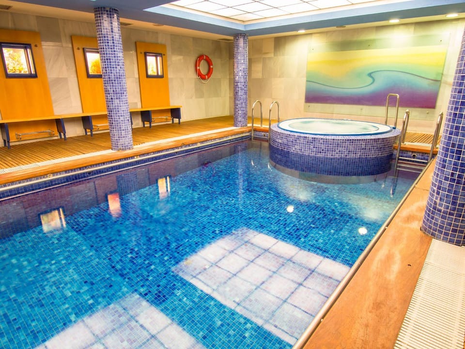 Hot Tub, Sauna, Spa and wellness centre/facilities, Swimming pool