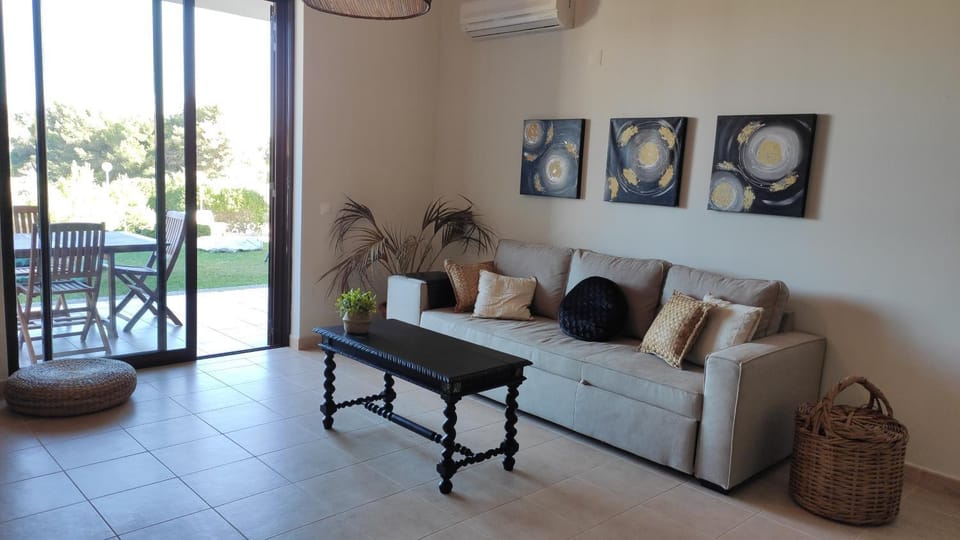Living room, air conditioner