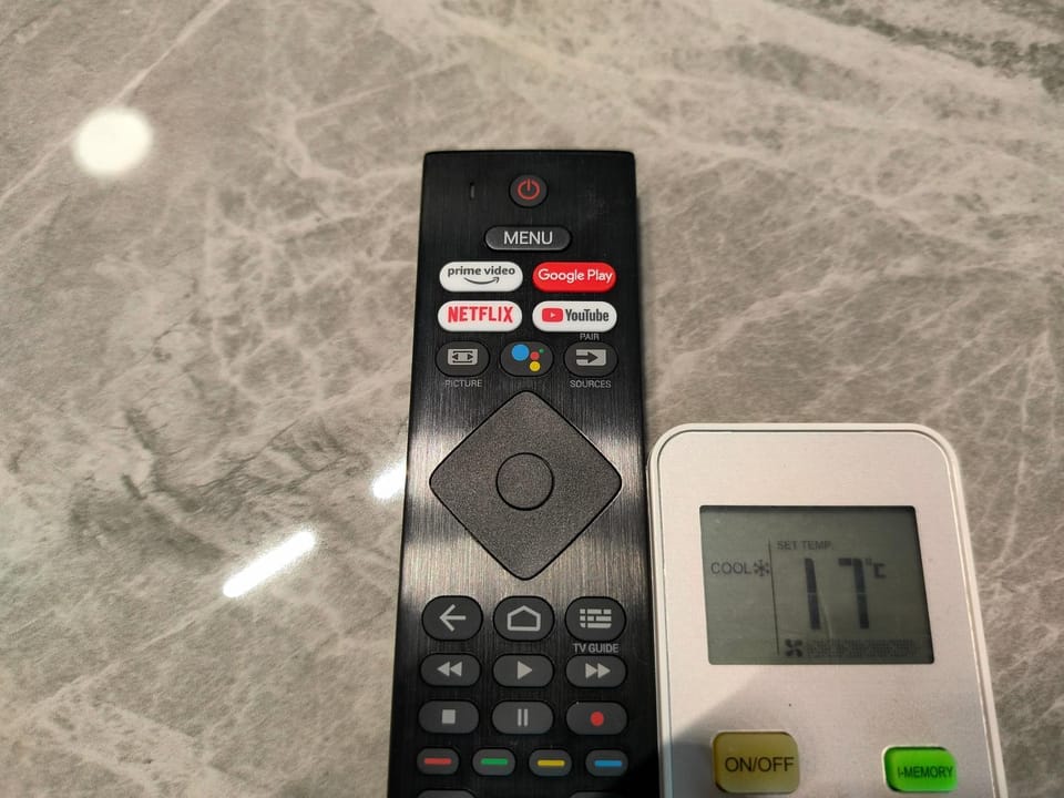 DangaBay SeaView 4pax with Netflix WiFi Apartment in Johor Bahru