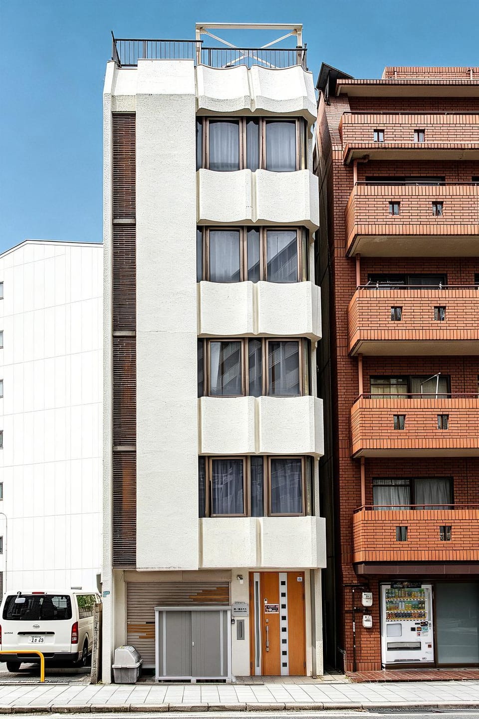 Property building, Location